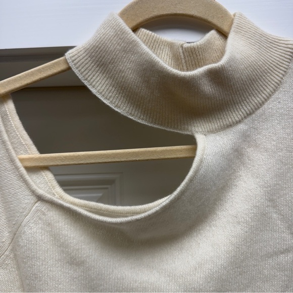 Antonio Melani Brooke Cutout 100% Cashmere Sweater Ivory Size Large NWT $149 - Picture 9 of 16